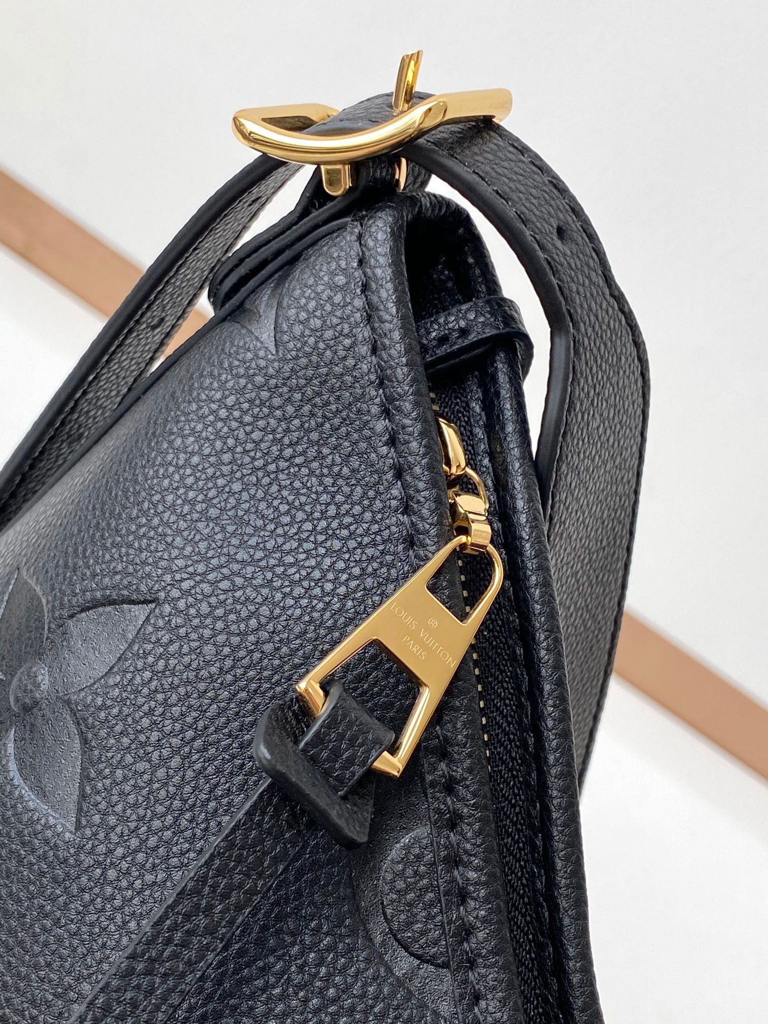 Louis Vuitton Neverfull MM Handbag Monogram Embossed And Leopard Print -  Praise To Heaven