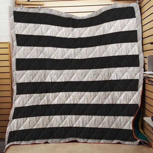black-and-white-stripe-quilt-tumhz