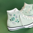 Personalized Embroidery Converse Floral Shoes / Custom Converse Embroidered Bees and sweet Flowers Shoes/ Custom Converse Floral Embroidery for Bride