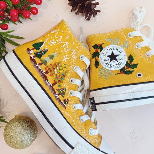 Christmas Embroidery Converse, Reindeer & Santa Embroidery Converse Shoes, Embroidery Converse Custom, Christmas Shoes Gifts