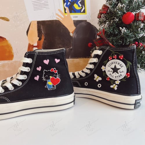 Sample Hello Kitty Hand Embroidered Shoes 41 EU Black