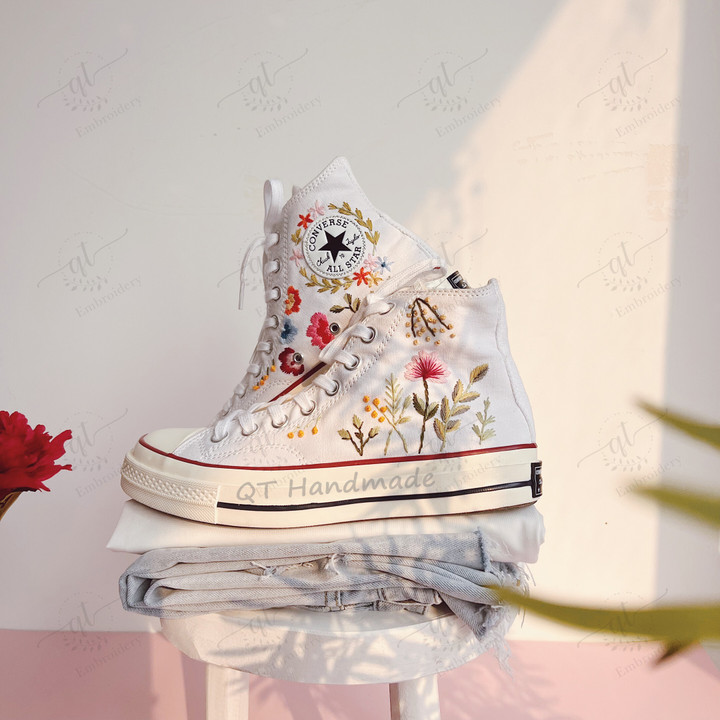 Custom Hand Embroidery Rose Flowers Shoes, Converse Chuck Taylor High Top, Flowers Embroidered Converse, Custom Hand Embroidery Converse