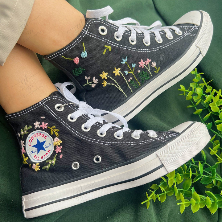 Converse High Tops Small Flowers/ Wedding Converse Shoes/ Embroidered Sneakers Small Flowers/ Wedding Gifts for her