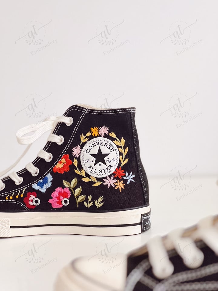 Custom Embroidery Rose Flowers Shoes, Converse Chuck Taylor High Top, Flowers Embroidered Converse, Custom Hand Embroidery Converse