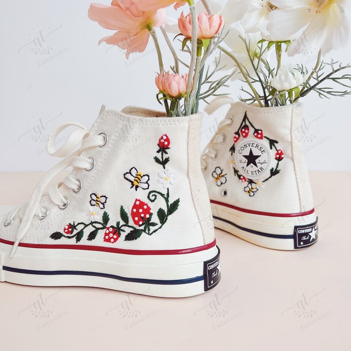 Strawberry Embroidery Converse Chuck Taylor, Embroidered Pearl Strawberry Converse Shoes, Embroidered Converse Custom, Personalized Embroidered Sneakers