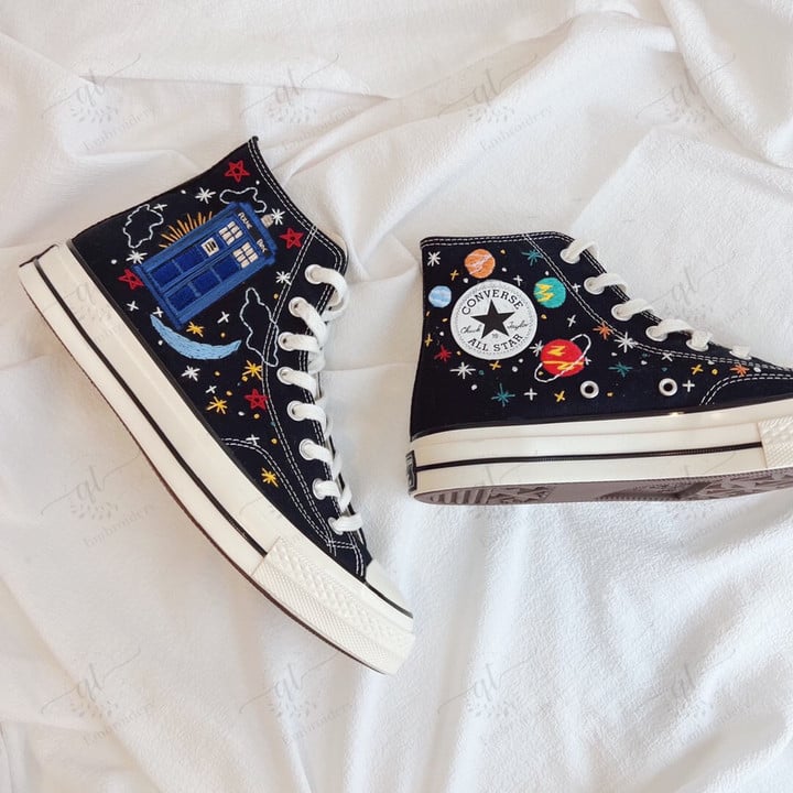 Tardis Machine Universe Firmanent Galaxy Embroidery Converse Chuck Taylor, Embroidered Universe Galaxy Tardis Time Travel Canvas Converse Shoes, Galaxy Doctor Who Embroidered Converse Custom, Personalized Doctor Who Tardis Embroidered Sneakers