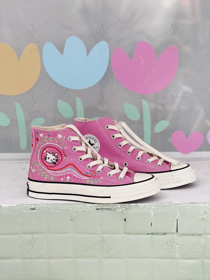 Embroidery Hello Kitty Shoes, Converse Embroidery Hello Kitty Macron Chuck Taylor High Top, Custom Hello Kitty Converse, Custom Handmade Embroidery Converse