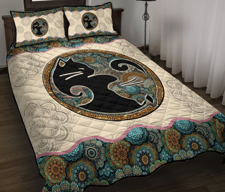 THE5043 Yin and Yang Cat Quilt Bed Set