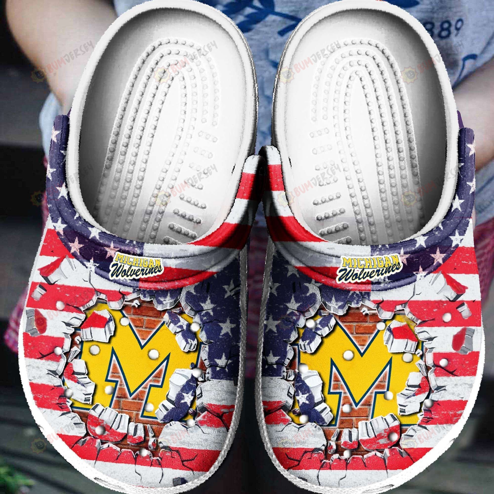 Michigan Wolverines Logo Pattern Crocs Classic Clogs Shoes In Red & White