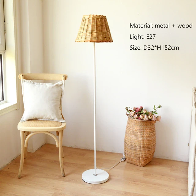 This picture shows a nordic rural retro wind wooden rattan floor lamp in size 152cm.
