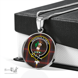 Scottish Braveheart Warrior (Wate #2) Weathered Clan Tartan Circle Necklace - Crest Classic Scottish Plaid Tartan Plaid