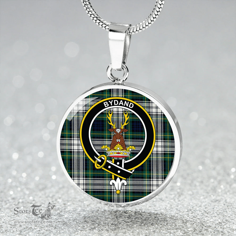 Scottish Gordon Dress Modern Clan Tartan Circle Necklace - Crest Classic Scottish Plaid Tartan Plaid