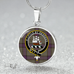 Scottish MacWilliam Hunting (Williamson Hunting) Weathered Clan Tartan Circle Necklace - Crest Classic Scottish Plaid Tartan Plaid