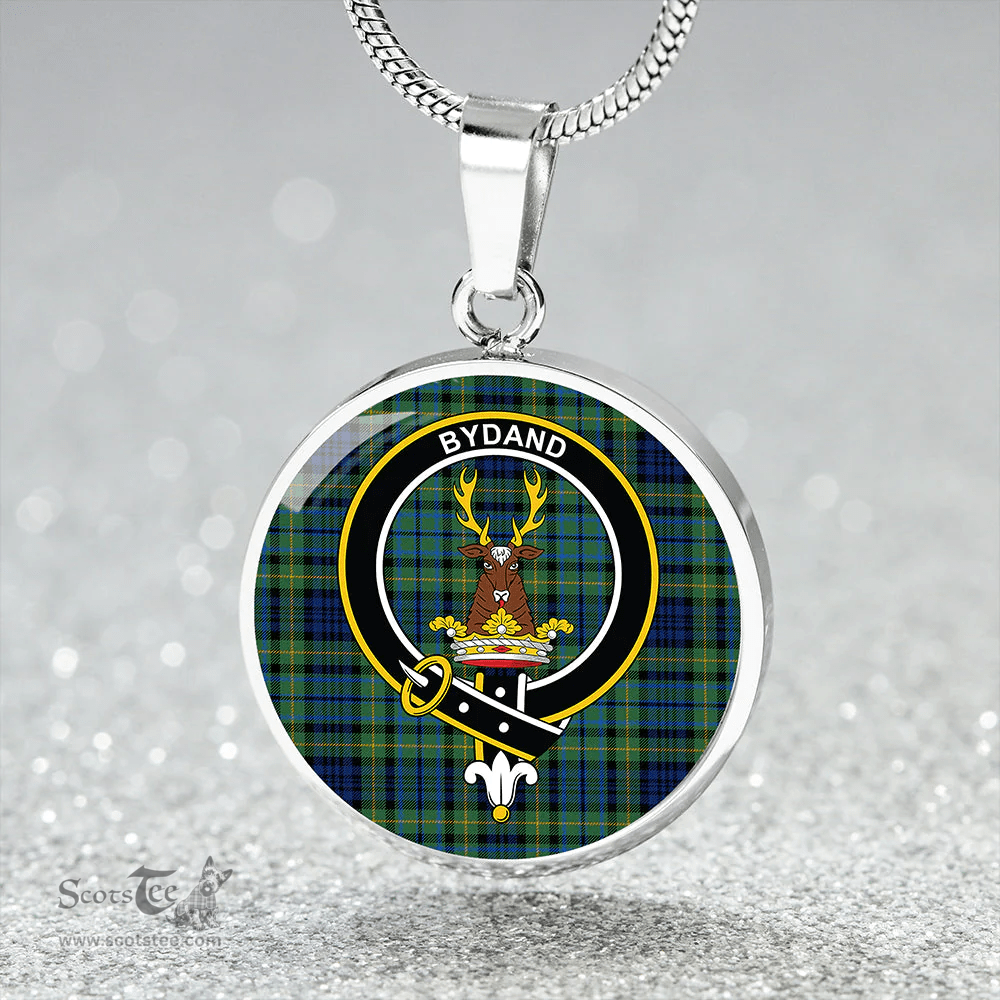 Scottish Gordon Dress #2 Modern Clan Tartan Circle Necklace - Crest Classic Scottish Plaid Tartan Plaid
