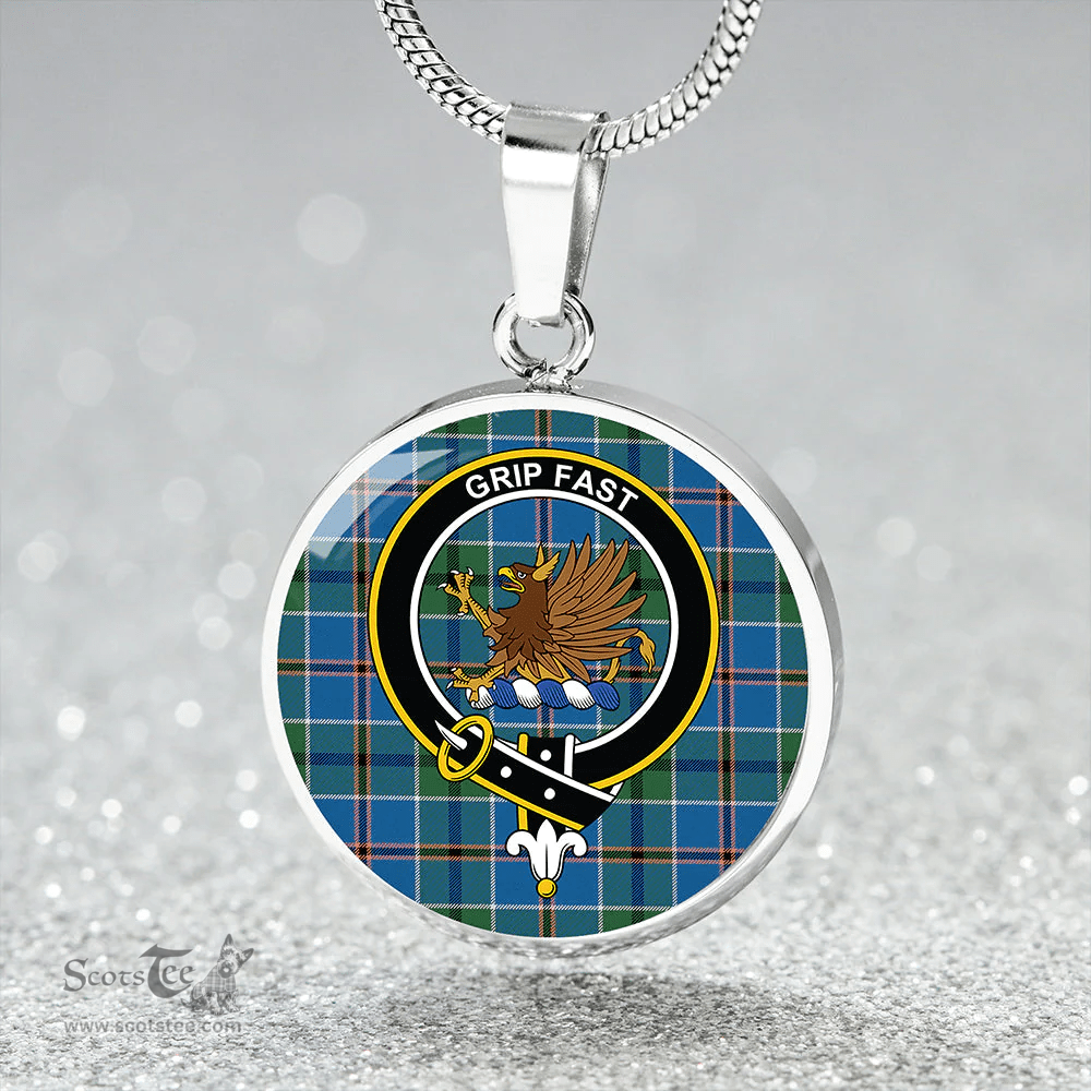 Scottish Leslie of the Hebrides Ancient Clan Tartan Circle Necklace - Crest Classic Scottish Plaid Tartan Plaid