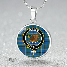 Scottish Leslie of the Hebrides Ancient Clan Tartan Circle Necklace - Crest Classic Scottish Plaid Tartan Plaid