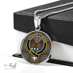 Scottish Davidson (Vestiarium Scoticum) Weathered Clan Tartan Circle Necklace - Crest Classic Scottish Plaid Tartan Plaid