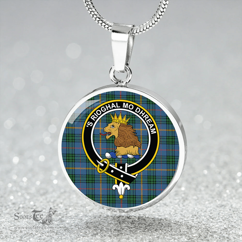 Scottish MacCainsh Ancient Clan Tartan Circle Necklace - Crest Classic Scottish Plaid Tartan Plaid