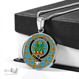 Scottish Carlisle (Carlill) Ancient Clan Tartan Circle Necklace - Crest Classic Scottish Plaid Tartan Plaid
