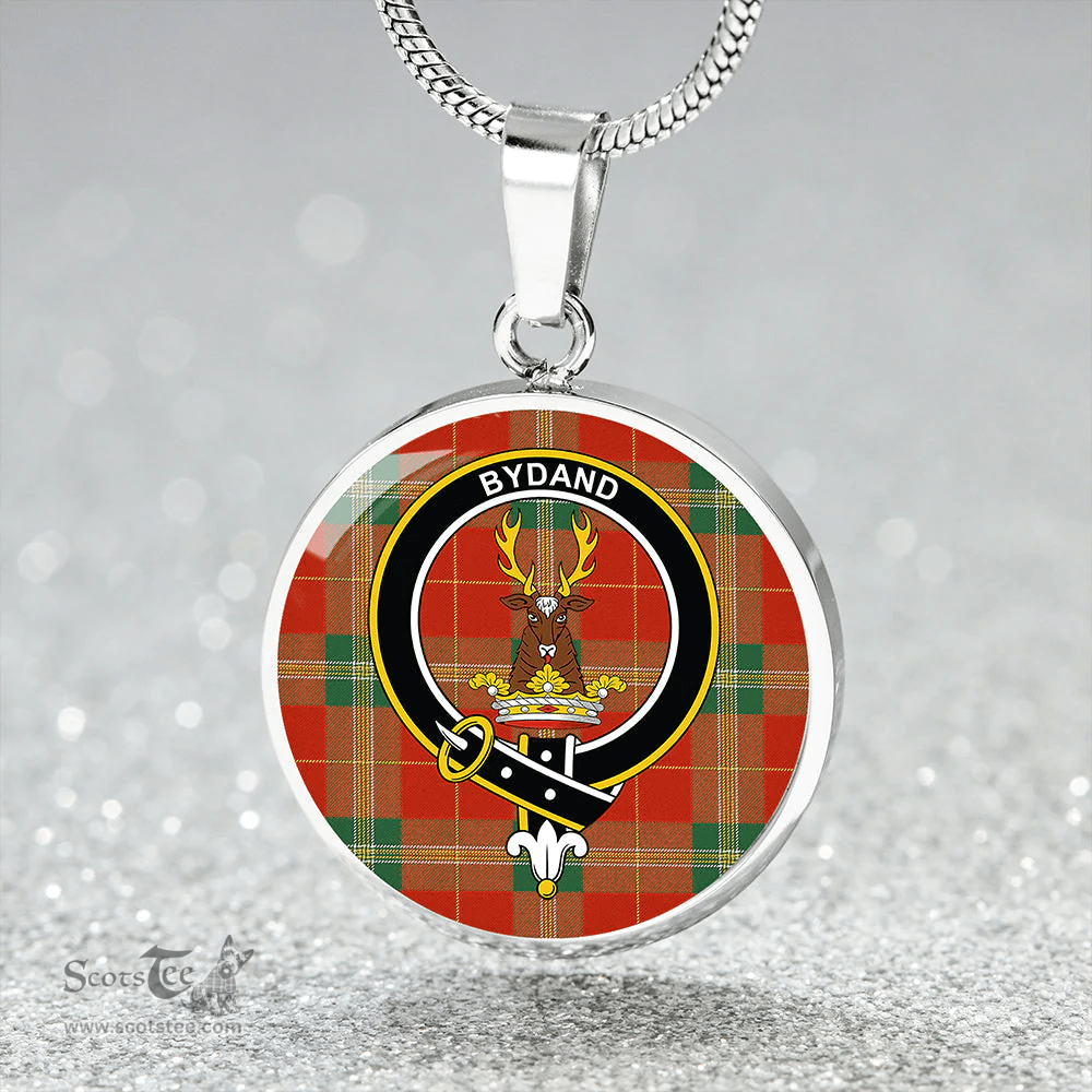 Scottish Maver Ancient Clan Tartan Circle Necklace - Crest Classic Scottish Plaid Tartan Plaid