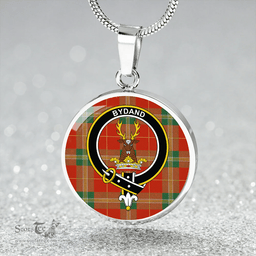 Scottish Maver Ancient Clan Tartan Circle Necklace - Crest Classic Scottish Plaid Tartan Plaid