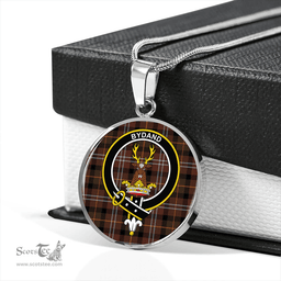 Scottish Huntly District #2 Modern Clan Tartan Circle Necklace - Crest Classic Scottish Plaid Tartan Plaid
