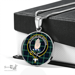 Scottish Lamont Modern Clan Tartan Circle Necklace - Crest Classic Scottish Plaid Tartan Plaid