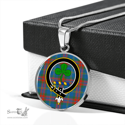 Scottish Harvey Ancient Clan Tartan Circle Necklace - Crest Classic Scottish Plaid Tartan Plaid