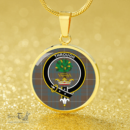 Scottish Hamilton Hunting Weathered Clan Tartan Circle Necklace - Crest Classic Scottish Plaid Tartan Plaid