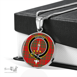 Scottish MacAlister of Glenbarr Modern Clan Tartan Circle Necklace - Crest Classic Scottish Plaid Tartan Plaid
