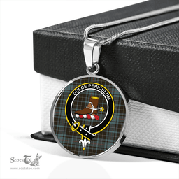 Scottish MacAulay Hunting Weathered Clan Tartan Circle Necklace - Crest Classic Scottish Plaid Tartan Plaid