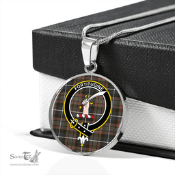 Scottish MacRae Hunting (1715 variant) Weathered Clan Tartan Circle Necklace - Crest Classic Scottish Plaid Tartan Plaid
