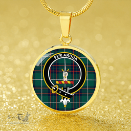Scottish MacIntyre Hunting (Vestiarium Scoticum) Modern Clan Tartan Circle Necklace - Crest Classic Scottish Plaid Tartan Plaid