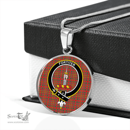 Scottish MacAlister (Gourlay Steele Collection) Modern Clan Tartan Circle Necklace - Crest Classic Scottish Plaid Tartan Plaid
