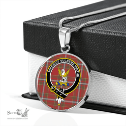 Scottish Stewart of Fingask Weathered Clan Tartan Circle Necklace - Crest Classic Scottish Plaid Tartan Plaid