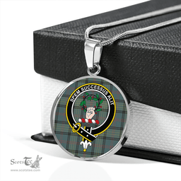 Scottish Ross Hunting Weathered Clan Tartan Circle Necklace - Crest Classic Scottish Plaid Tartan Plaid