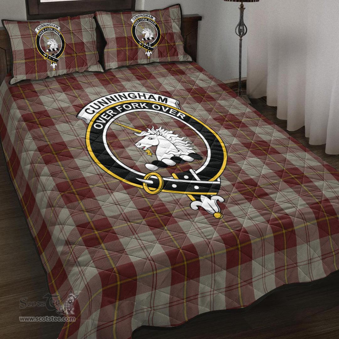 Scottish Cunningham Burgundy Dancers Clan Tartan Quilt Bed Set - Crest Classic Scottish Plaid Tartan Plaid