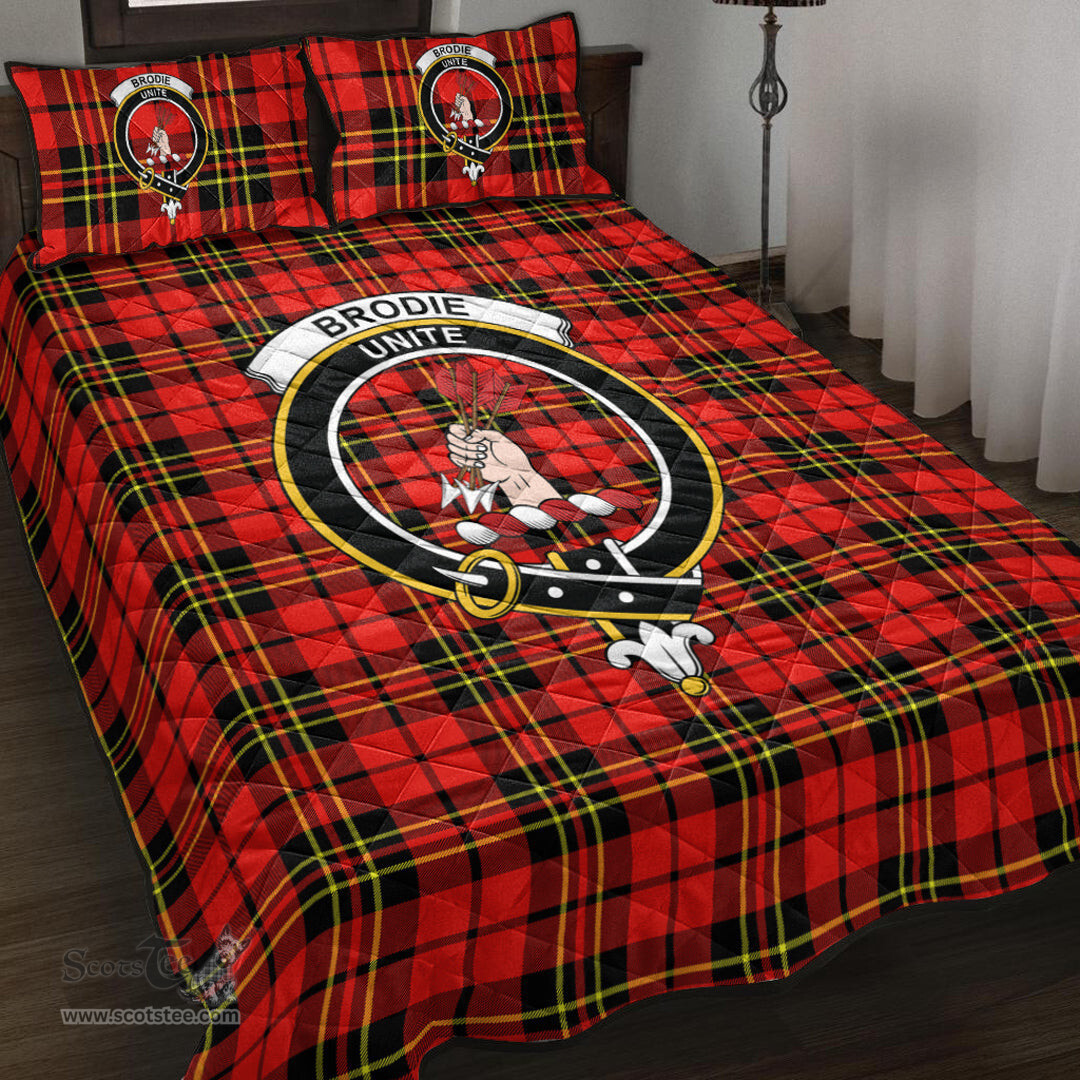 Scottish Brodie Modern Clan Tartan Quilt Bed Set - Crest Classic Scottish Plaid Tartan Plaid