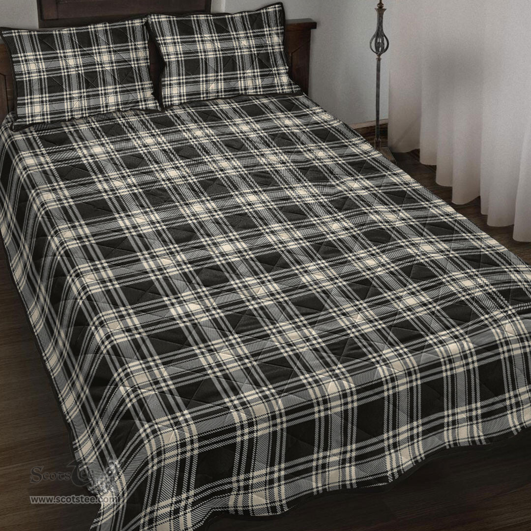 Scottish Menzies Black & White Ancient Clan Tartan Quilt Bed Set - Classic Scottish Plaid Tartan Plaid