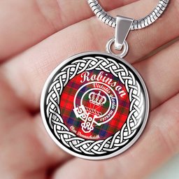 Robinson Tartan Crest Clan Scotland Tartan Plaid Circle Pendant Necklace Jewelry Gift For Women