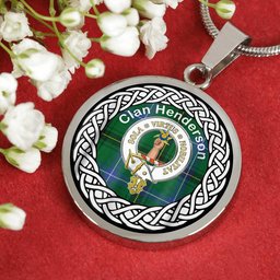 Henderson Old Tartan Crest Clan Scotland Tartan Plaid Circle Pendant Necklace Jewelry Gift For Women