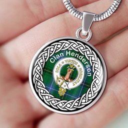 Henderson Old Tartan Crest Clan Scotland Tartan Plaid Circle Pendant Necklace Jewelry Gift For Women