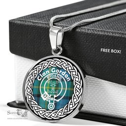 Gordon Tartan Crest Clan Scotland Tartan Plaid Circle Pendant Necklace Jewelry Gift For Women