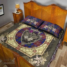 Scottish Chisholm Hunting Modern Clan Tartan Quilt Bed Set - Crystal Thistle Shield