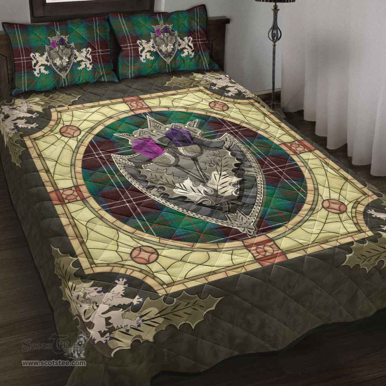 Scottish Chisholm Hunting Ancient Clan Tartan Quilt Bed Set - Crystal Thistle Shield