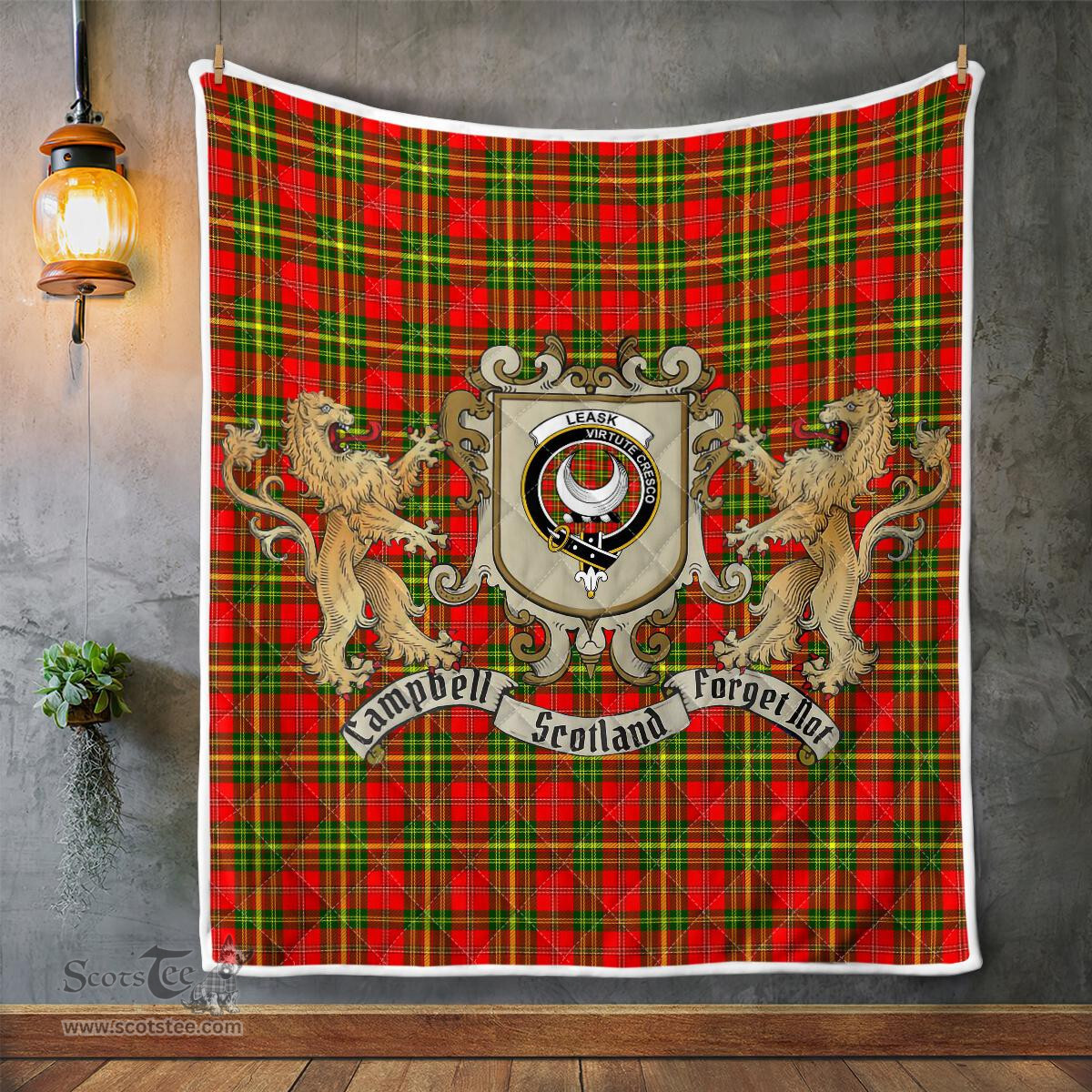 Scottish Leask Clan Badge Tartan Plaid Lion Crest Premium Quilt Scottish Plaid Tartan Plaid - ScotsTee - scotstee.com