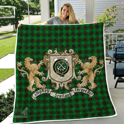 Scottish Kinnear Clan Badge Tartan Plaid Lion Crest Premium Quilt Scottish Plaid Tartan Plaid - ScotsTee - scotstee.com