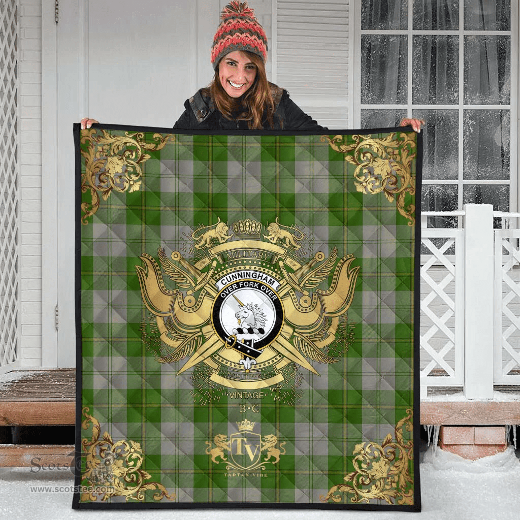 Scottish Cunningham Dress Green Dancers Clan Tartan Quilt - Military Logo Style Scottish Plaid Tartan Plaid