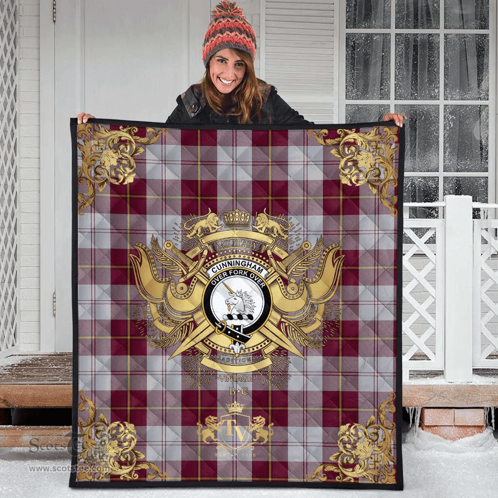 Scottish Cunningham Dress Burgundy (Dance) Clan Tartan Quilt - Military Logo Style Scottish Plaid Tartan Plaid