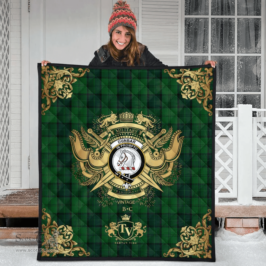 Scottish Dunbar Hunting Clan Tartan Quilt - Military Logo Style Scottish Plaid Tartan Plaid